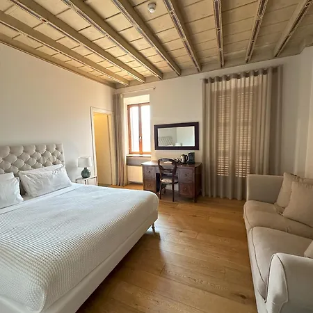 La Ripa Boutique Albino