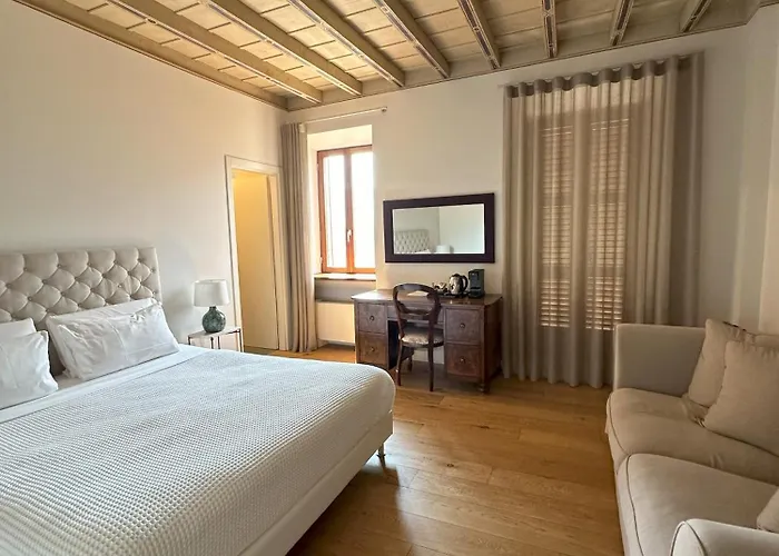 La Ripa Boutique Albino